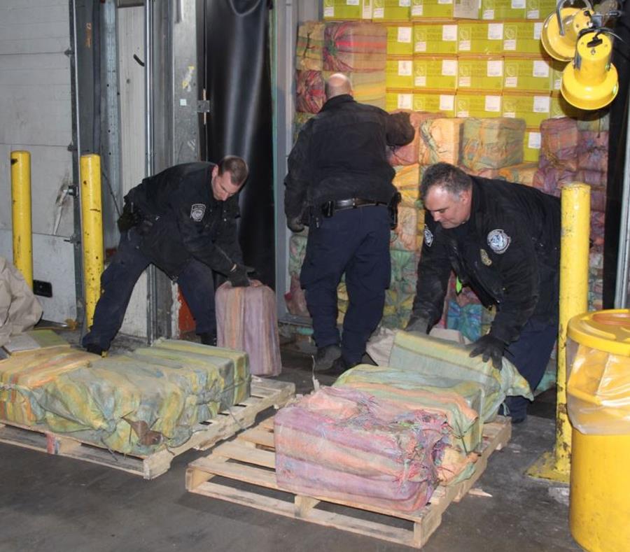 La droga estaba en un contenedor que fue recuperado de un buque que zarpó de Sudamérica. (Imagen tomada de CBP) (semisquare-x3)