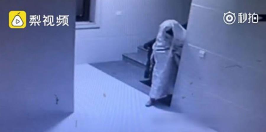 El ladrón fue detenido. (horizontal-x3)