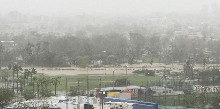 Imagen del Río Puerto Nuevo, en San Juan, el cual se encuentra fuera de su cauce. (horizontal-x3)