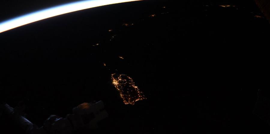 Imagen publicada por el astronauta Joseph Acabá en la que se observa a Puerto Rico. (Captura / Twitter @astroacaba) (horizontal-x3)
