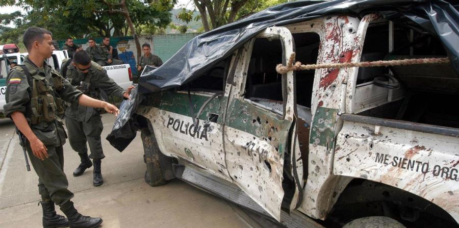 Ocho policías mueren en un atentado con explosivos en ...