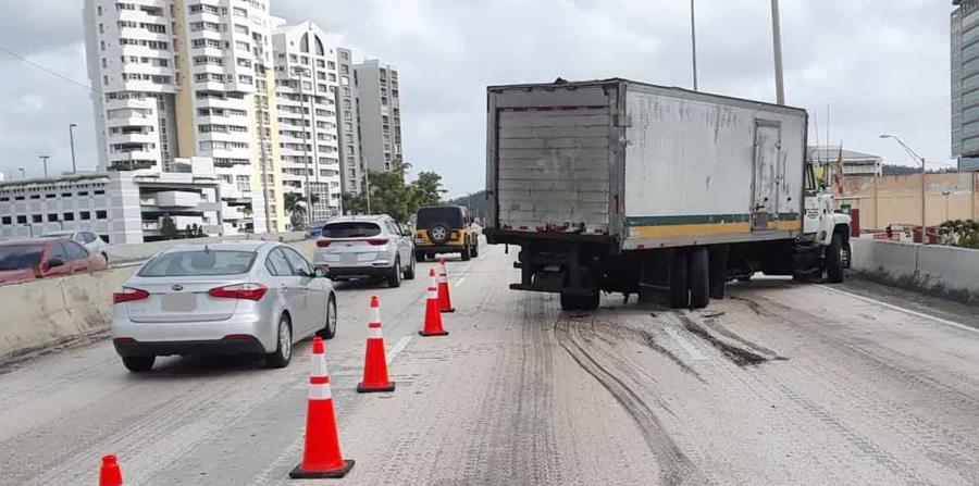 Solamente hay un carril disponible para transitar. (Imagen del DTOP) (horizontal-x3)