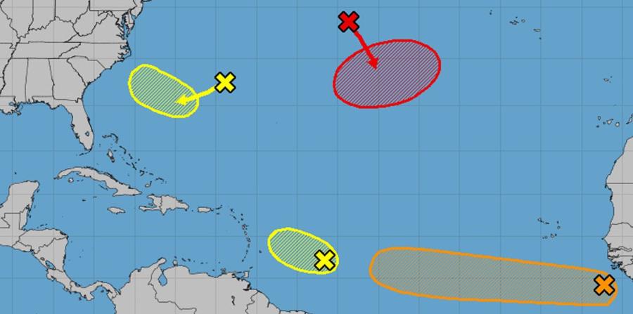 Mapa preparado por el Centro Nacional de Huracanes que identifica las zonas en las que se encuentran los disturbios con potencial ciclónico. (Captura / NOAA) (horizontal-x3)