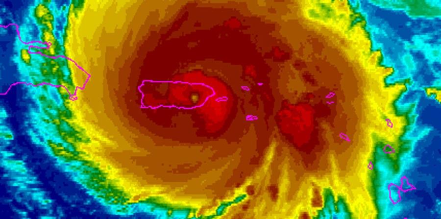 Captura de satélite en el momento en que el ojo del huracán María se encontraba sobre el municipio de Caguas. (Captura / NOAA) (horizontal-x3)