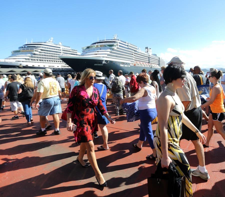 Los cruceros Allure of the Seas, Freedom of the Seas y el Disney Wonder son algunos de los que llegarán a San Juan esta semana (semisquare-x3)