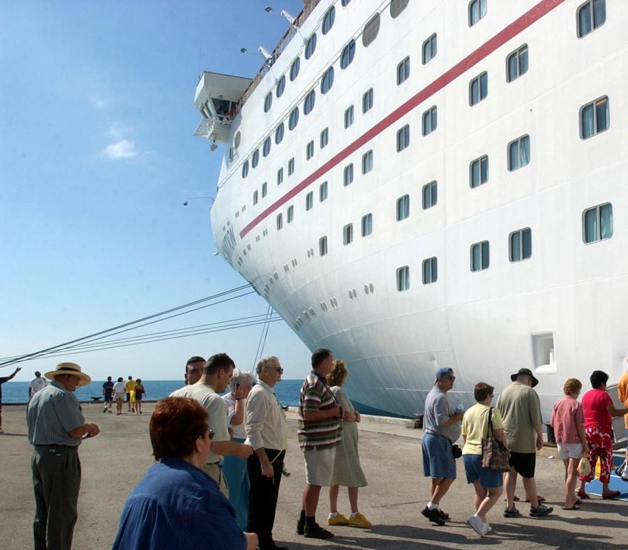 Carnival no ha anunciado planes de abreviar o cancelar el viaje. (semisquare-x3)