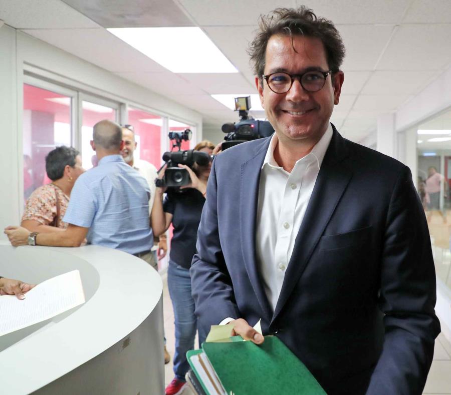 Roberto Prats acudió ayer a la sede del partido en Puerta de Tierra para dar explicaciones sobre sus acciones. (semisquare-x3)