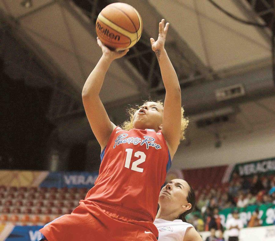 Dayshalee Salamán fue la mejor anotadora de Puerto Rico ante México con 15 puntos. (EFE / Alex Cruz) (semisquare-x3)