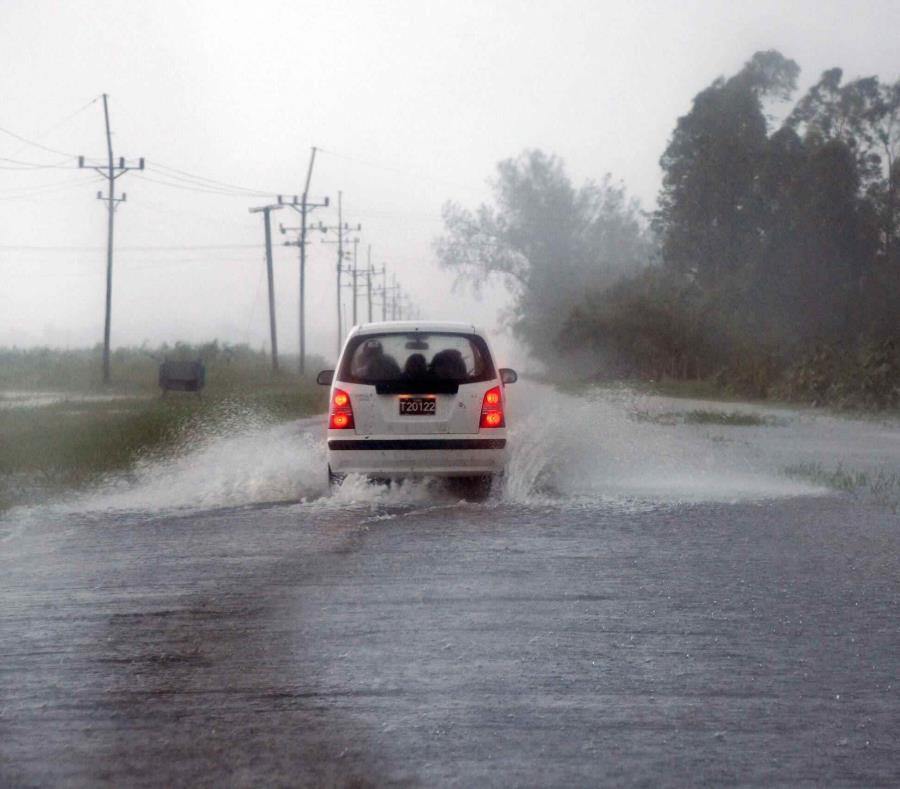 Una calle inundada en Cuba tras el paso del huracán Ike en 2008 (semisquare-x3)