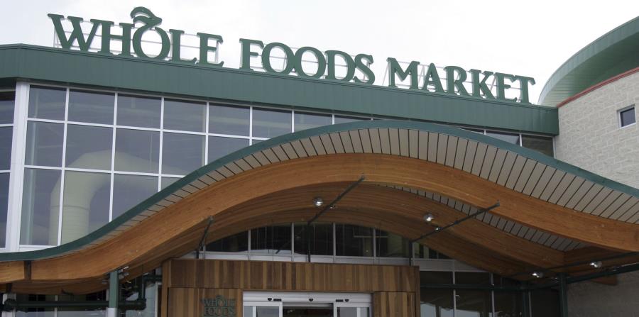 Whole Foods seguirá operando sus tiendas bajo su nombre y John Mackey seguirá como director general, con sede en Austin, Texas. (horizontal-x3)