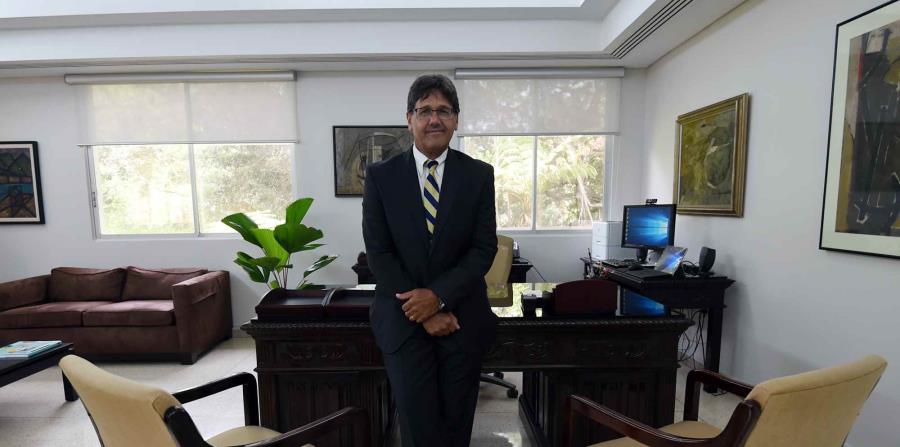 Además del alza en el salario del presidente interino de la UPR, hay un aumento de unos $20,000 en los salarios de ciertos empleados de confianza en Administración Central, en vez de la reducción que se supone se implemente. (horizontal-x3)