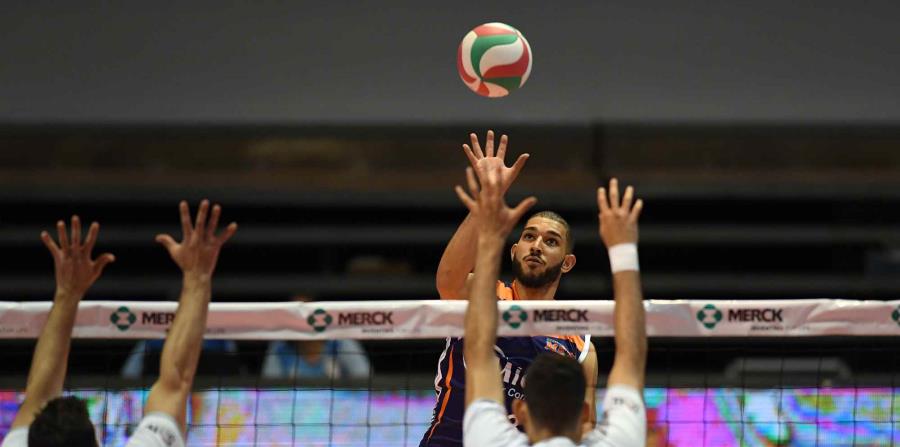 Sequiel Sánchez, de los Mets, ataca la defensa de los Llaneros. (horizontal-x3)