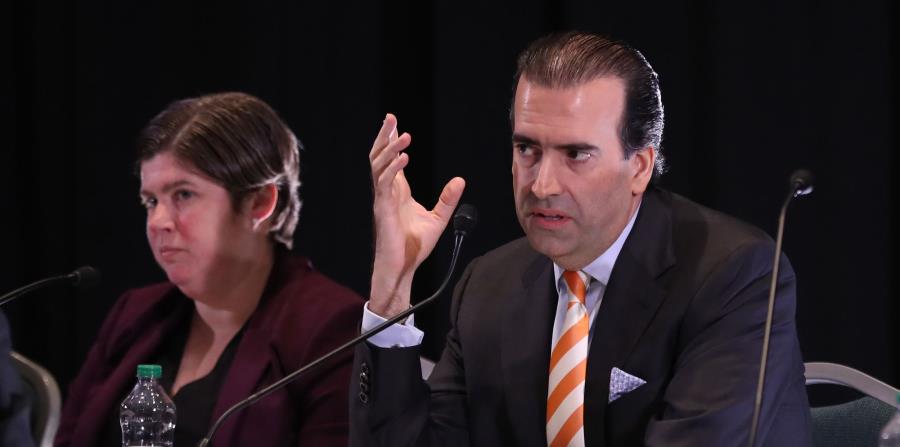 En la foto José Carrión, presidente de la JSF, junto a Ana Matosantos (horizontal-x3)