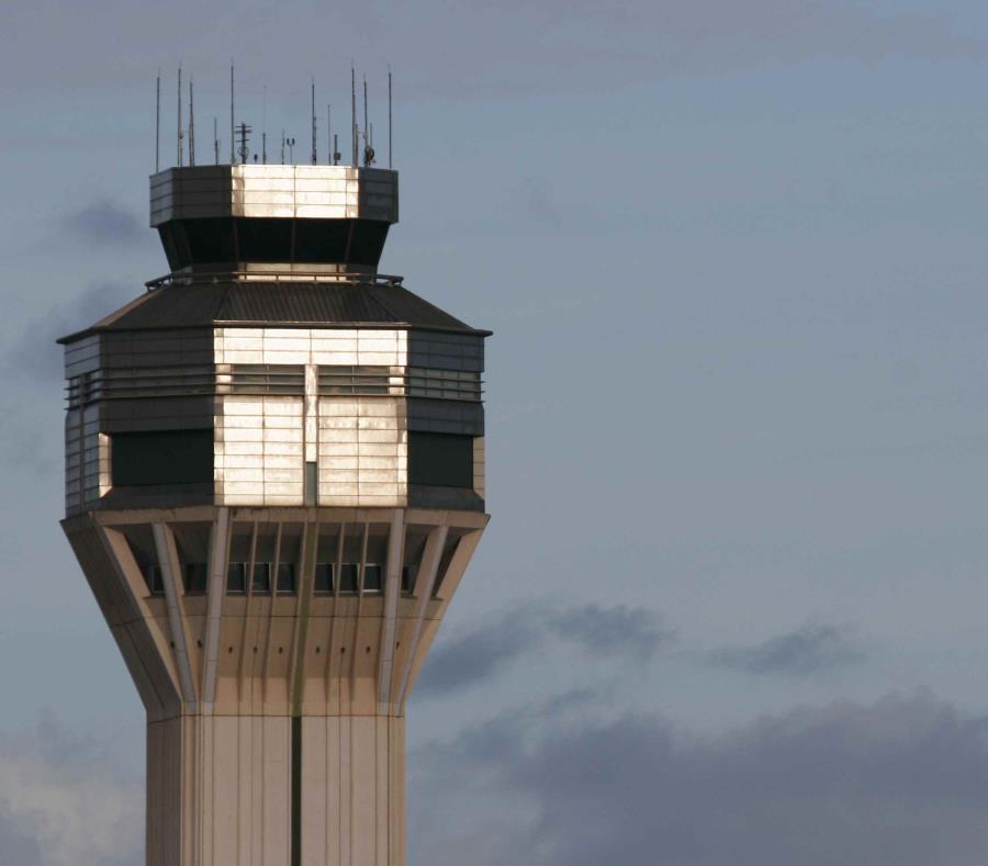 Torre de control del aeropuerto internacional. (GFR Media) (semisquare-x3)