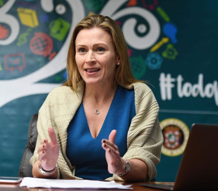 La secretaria de Educación, Julia Keleher, informó que la meta es establecer cuál debe ser el estándar de cada plantel y asignar responsabilidades por los trabajos. (semisquare-x3)