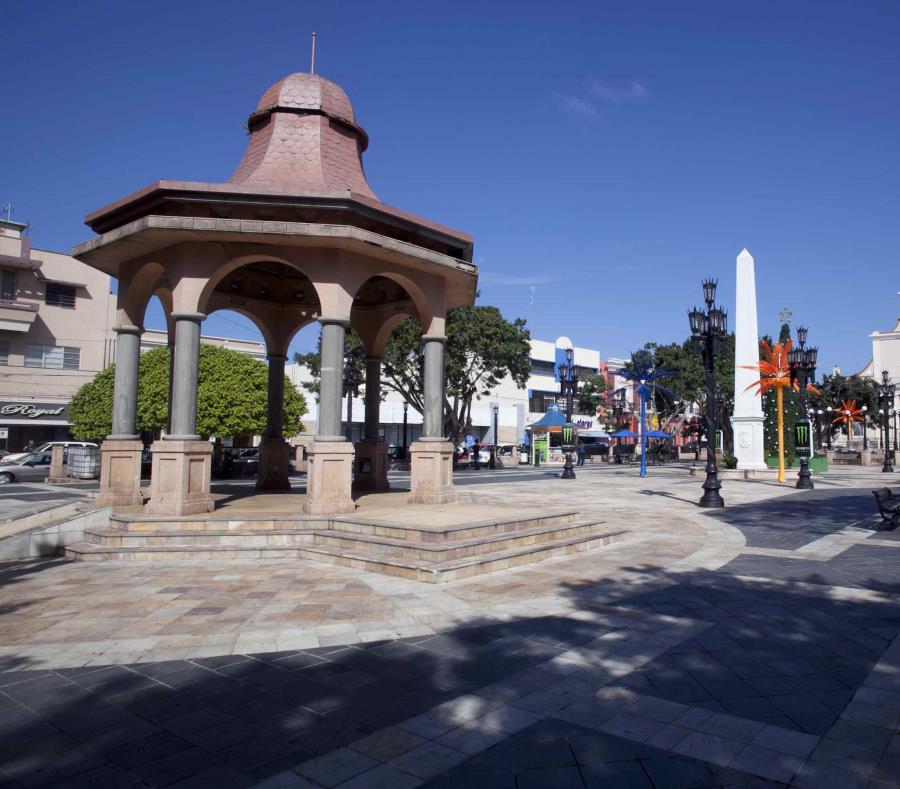Plaza del recreo del municipio de Arecibo. (GFR Media) (semisquare-x3)