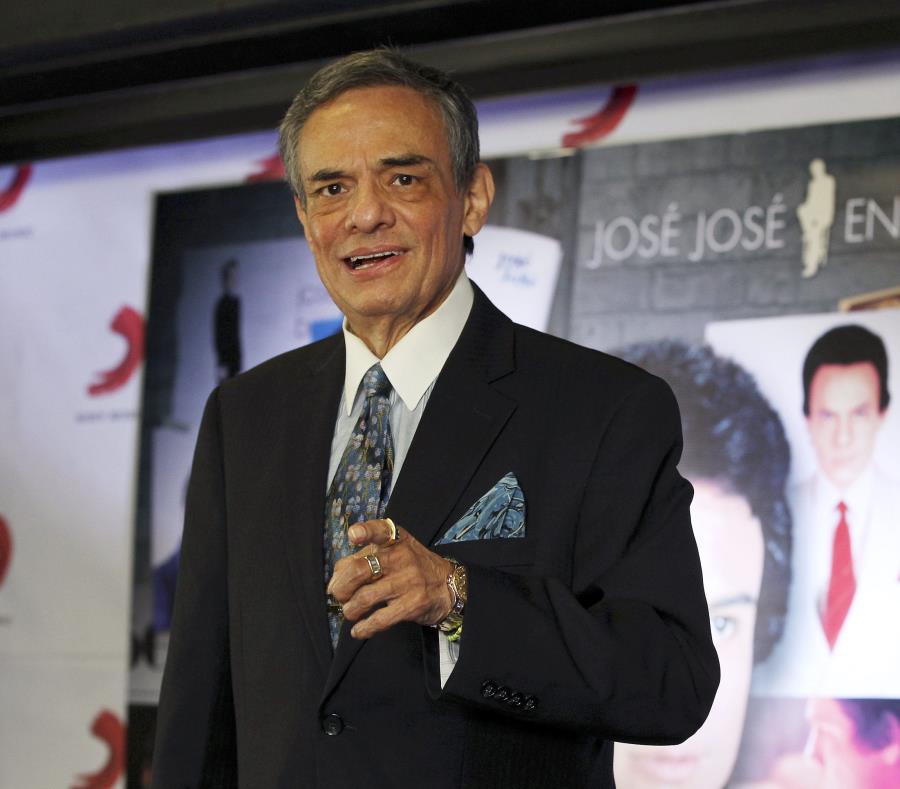 José José fue operado el año pasado para extirparle un tumor canceroso. (semisquare-x3)