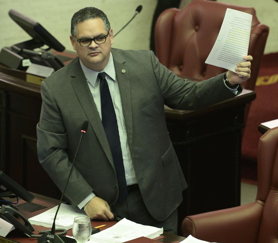 El senador Aníbal José Torres (semisquare-x3)
