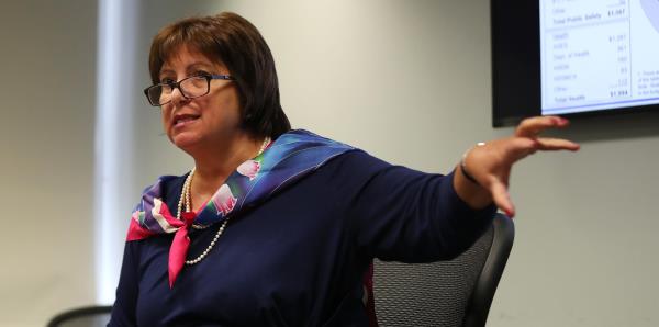 Natalie Jaresko exige al gobierno cumplir con las reglas de contratación