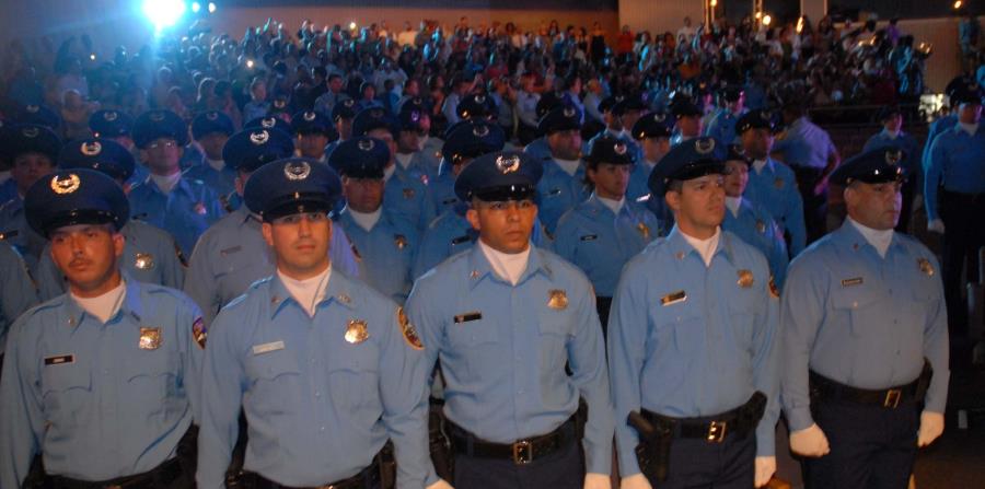 En la exposición de motivos del proyecto se indica que 1,900 policías cualificarían para el retiro entre marzo de 2017 y diciembre del 2020. (horizontal-x3)