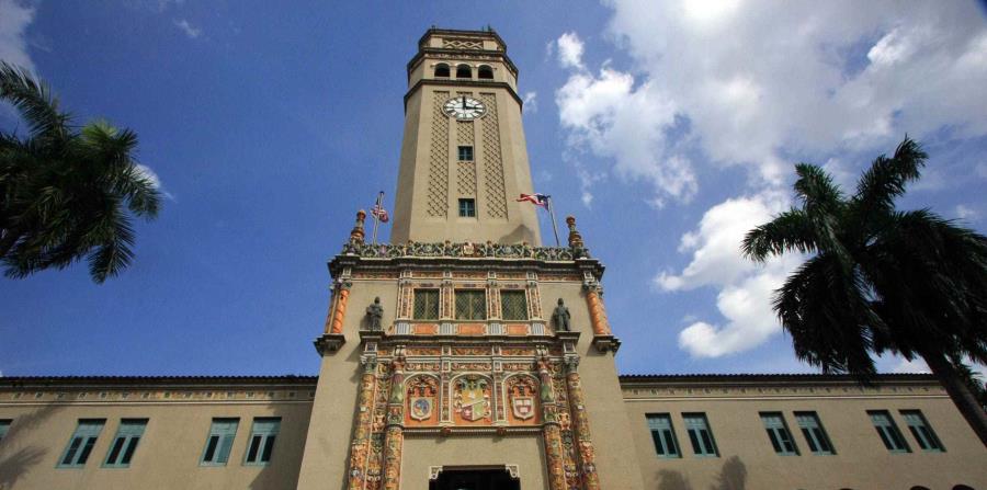 La extensión a la UPR se concedió horas antes que el gobernador, Ricardo Rosselló, presente ante la Legislatura el presupuesto del gobierno para el año fiscal que comienza el 1 de julio. (GFR Media) (horizontal-x3)