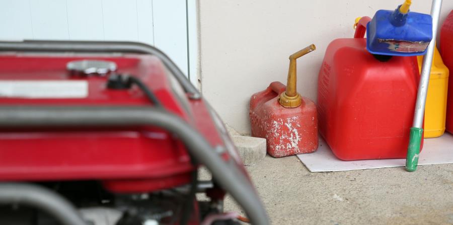 Los boricuas compraron generadores eléctricos y comenzaron a guardar gasolina en sus hogares para subsistir sin servicio de energía eléctrica tras el paso del huracán María. (GFR Media) (horizontal-x3)