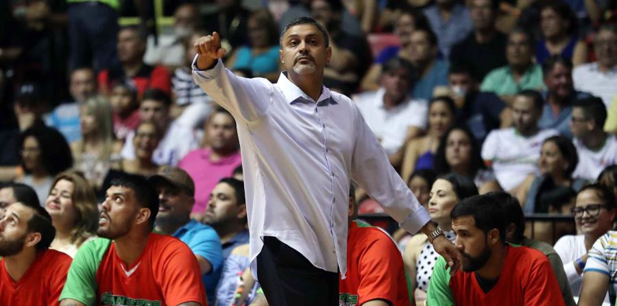 El dirigente de los Santeros de Aguada, Eddie Casiano (horizontal-x3)