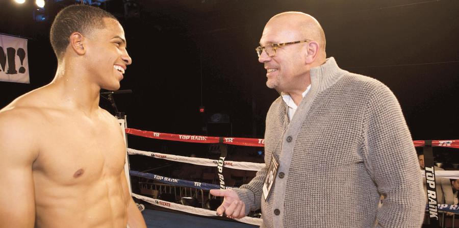 Carl Moretti, a la derecha, ha estado trabajando la carrera de Félix Verdejo desde su firma como profesional en el 2012. (GFR Media) (horizontal-x3)