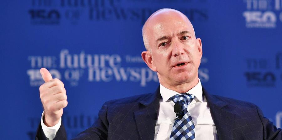 De acuerdo con Forbes, la fortuna del fundador de Amazon es de unos $90,600 millones. (EFE / Alessandro Di Marco) (horizontal-x3)