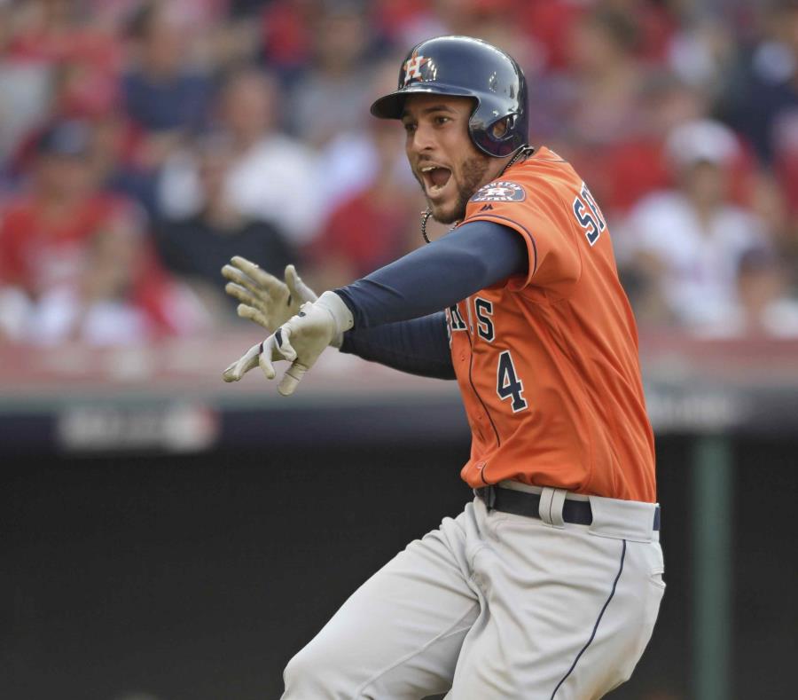 George Springer, de los Astros de Houston, celebra un jonrón. (AP) (semisquare-x3)