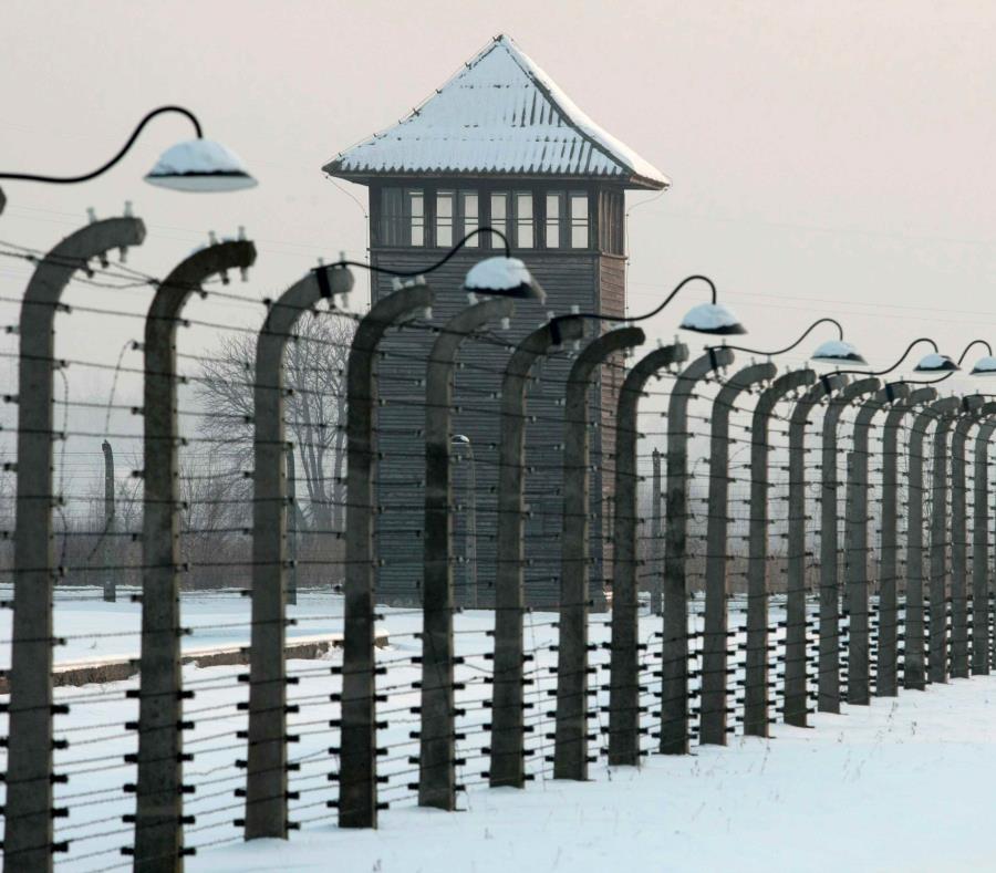campo de concentración nazi de Auschwitz-Birkenau (semisquare-x3)
