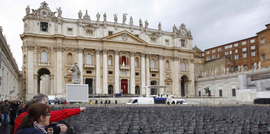 Una imagen de la Basílica de San Pedro, en el Vaticano en Roma, Italia, en 2013 (horizontal-x3)