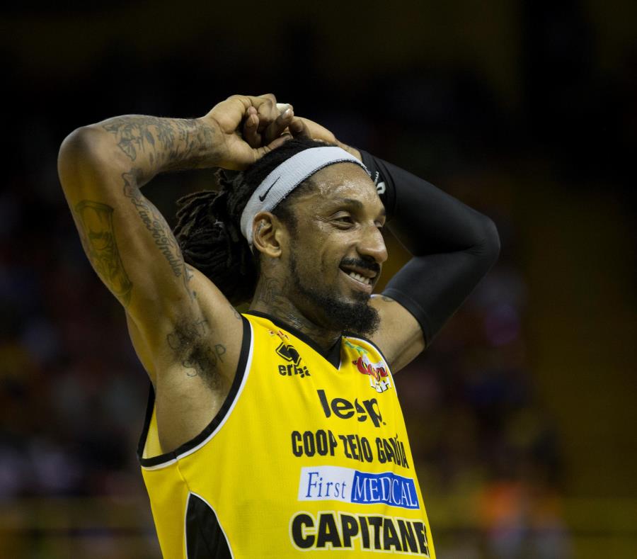 El pasado domingo, Renaldo Balkman apareció jugando en una liga de exjugadores de la NBA en Miami. (GFR Media) (semisquare-x3)