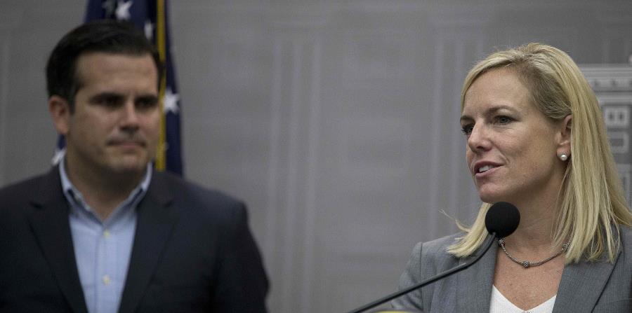 El gobernador de Puerto Rico, Ricardo Rosselló, junto a la secretaria de Seguridad Nacional, Kirstjen Nielsen (horizontal-x3)