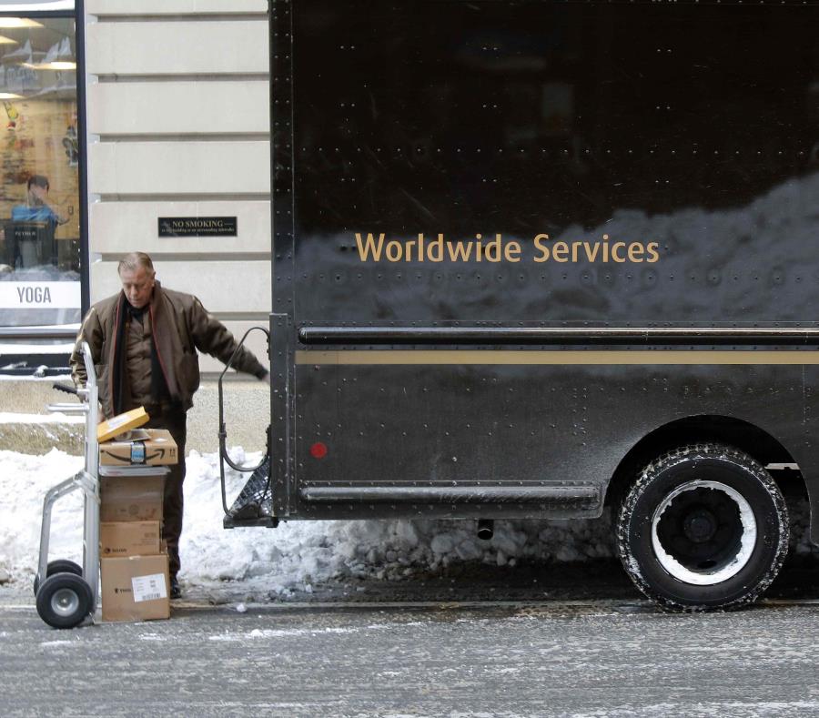 Foto tomada de un camión de la UPS en Boston el 5 de enero del 2018. A pesar de que no ha llegado todavía la Navidad, mucha gente ya está devolviendo los regalos que había comprado para la fecha festiva (semisquare-x3)
