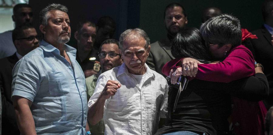 López Rivera críticó al plebiscito que se realizará el próximo domingo en la isla a su llegada a Nueva York. (horizontal-x3)