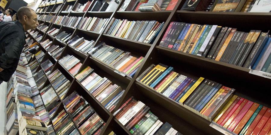El doctor Ramón Luis Acevedo, presidente del ILP indicó que se convoca a los autores de libros publicados por primera vez durante el año 2017, que interesen participar en este certamen, para que sometan su producción. (horizontal-x3)