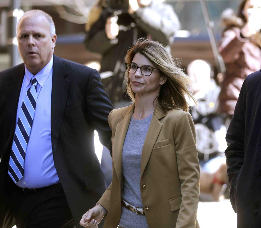La Actriz Lori Loughlin Y Su Esposo Se Declaran Inocentes En Caso De