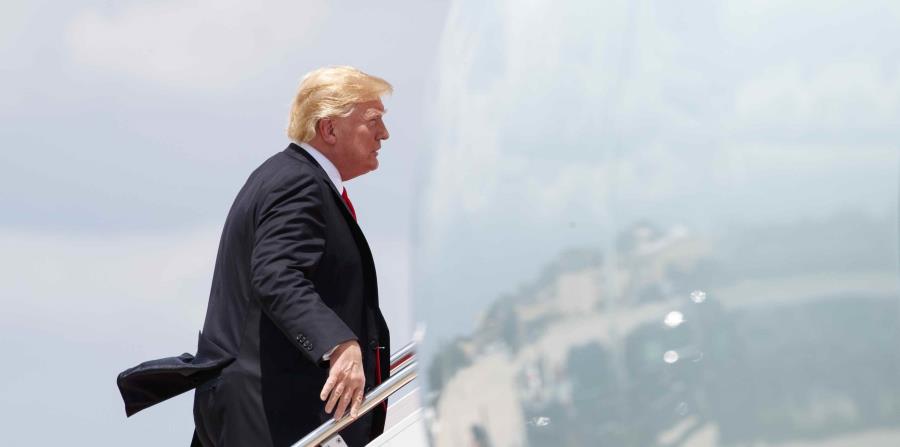 El presidente de Estados Unidos, Donald Trump, sube a bordo del Air Force One (horizontal-x3)