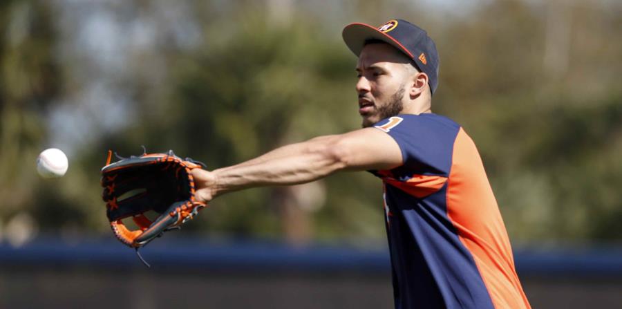 Carlos Correa durante las práctica primaverales de los Astros de Houston. (AP) (horizontal-x3)