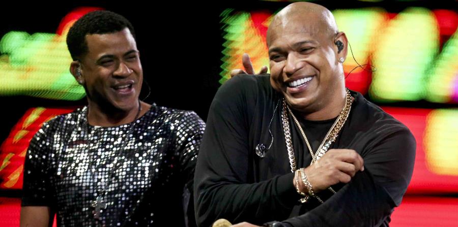 Randy Malcom Martinez y Alexander Delgado, miembros de Gente de Zona, durante una presentación en Villa del Mar, Chile. (AP) (horizontal-x3)