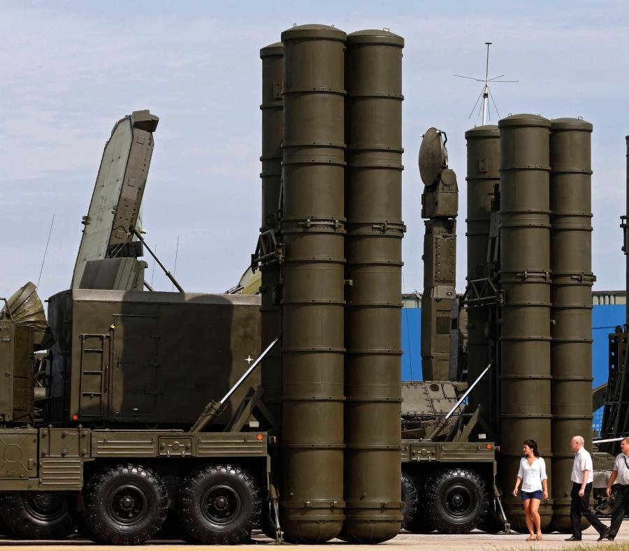Así es el S-300, el temido sistema de defensa que Rusia enviará a Siria (semisquare-x3)