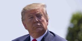 Mueven de escuela a una maestra de Florida que se refirió a Trump como "idiota" en un examen