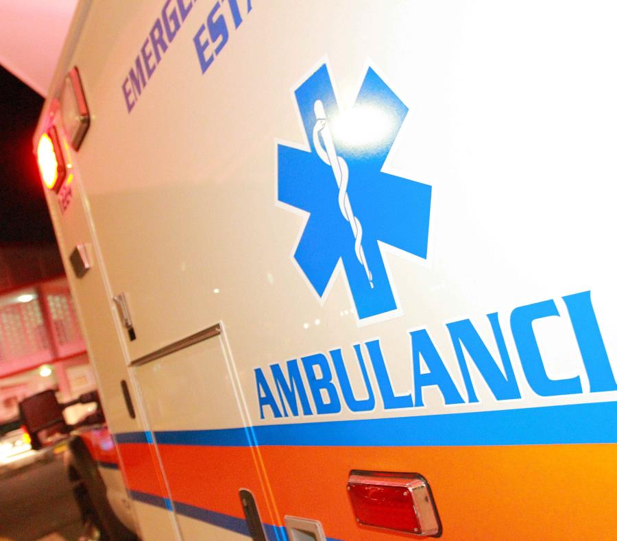Tanto el conductor como la pasajera del auto impactado fueron transportados con heridas de gravedad al Centro Médico, en Río Piedras. (GFR Media) (semisquare-x3)