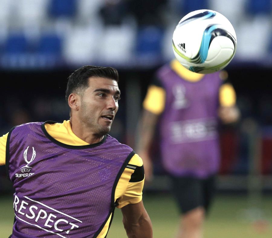 La imagen muestra a José Antonio Reyes cuando era delantero del Sevilla en 2015. (EFE) (semisquare-x3)