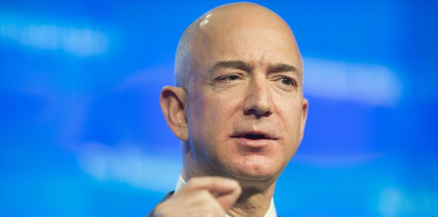 El fundador de Amazon, Jeff Bezos, pronuncia un discurso en Washington. (EFE) (horizontal-x3)