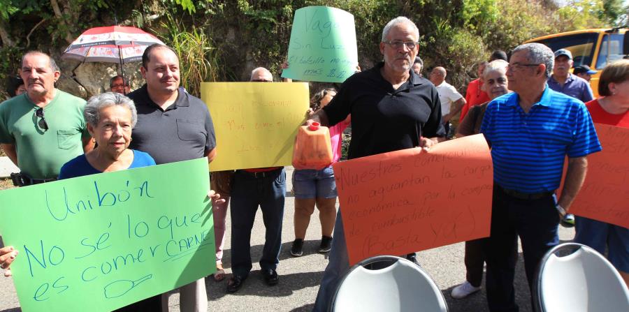 De los 13 barrios de Morovis, siete cuentan “con algo de luz”, lo que representa que el 68% del pueblo “sigue a oscuras”. (horizontal-x3)
