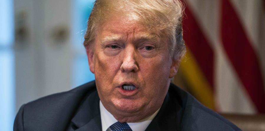 El presidente de Estados Unidos, Donald Trump, habla con los medios antes de una reunión con alta cúpula militar (horizontal-x3)