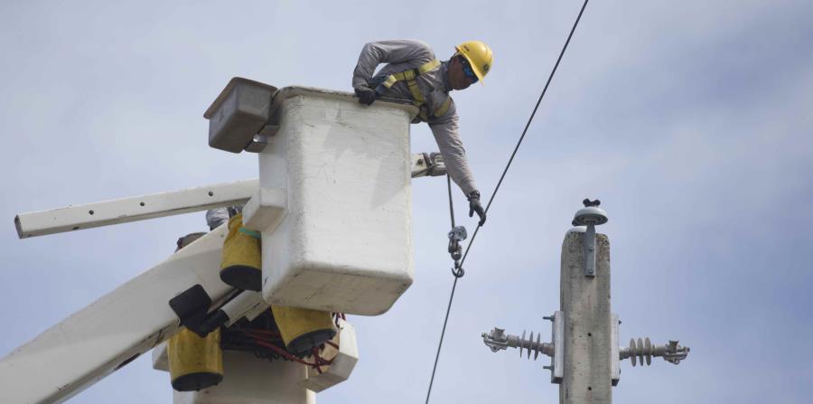 En Arecibo solamente hay 57 sectores donde las labores de energización no han culminado (horizontal-x3)