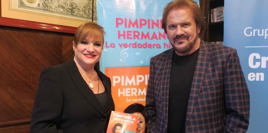 Pimpinela En el libro, cada hermano escribe un capítulo y cuenta su visión de la historia (horizontal-x3)